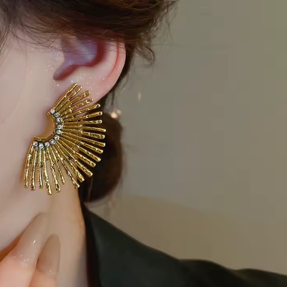 Women Anthropologie Vintage gold sunrise Sunburst Earrings - Picture 4 of 4